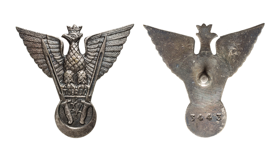 Zdjęcie 016. Awers i rewers Odznaki Samodzielnej Brygady Strzelców Karpackich, przyznanej pośmiertnie st. ułanowi Michałowi Wąsikowi 2 kwietnia 1943 r.