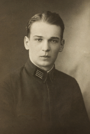 Zdjęcie 012. Rudolf Chorzempa w mundurku gimnazjalnym, ok. 1928 r.