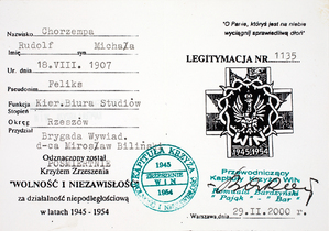 Zdjęcie 039. Legitymacja nr 1135 Krzyża Zrzeszenia Wolność i Niezawisłość, którym pośmiertnie został odznaczony Rudolf Chorzempa – 29 lutego 2000 r.