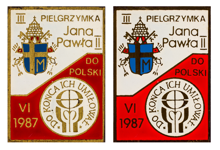 Zdjęcie 034. Przypinka o treści: III PIELGRZYMKA Jana Pawła II DO POLSKI, VI 1987. Dwa różne obrazy tego samego obiektu oświetlonego w inny sposób.