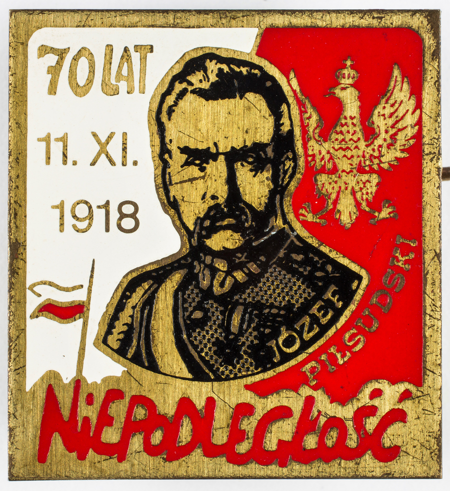 Zdjęcie 038. Przypinka o treści: JÓZEF PIŁSUDSKI, NIEPODLEGŁOŚĆ, 70 LAT 11.XI.1918.
