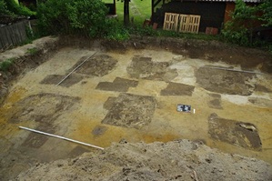 Badania archeologiczne na terenie obozu dla osób aresztowanych przez NKWD w Żabnie.
