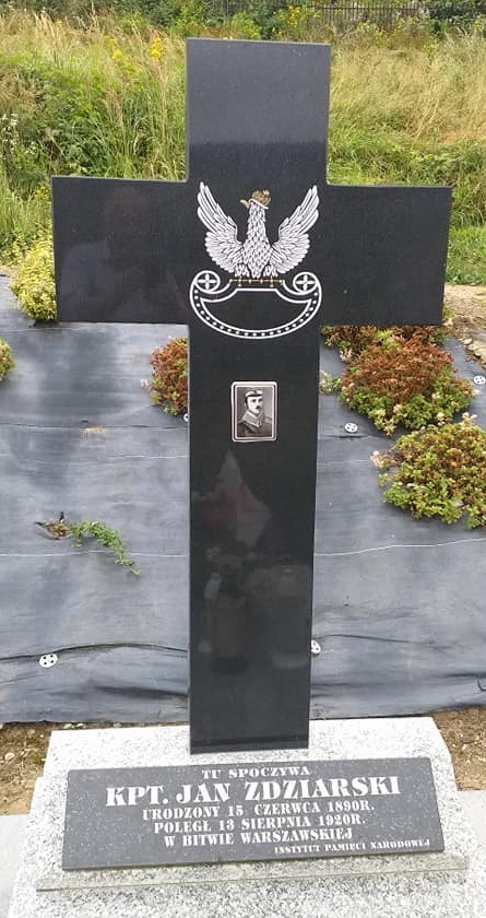 Grób kpt. Jana Zdziarskiego w Siedliskach Bogusz