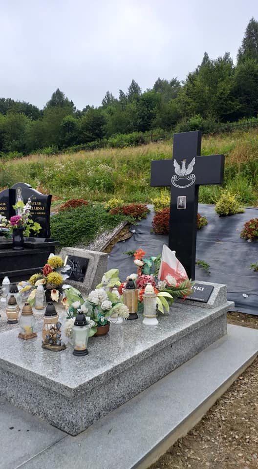 Grób kpt. Jana Zdziarskiego w Siedliskach Bogusz