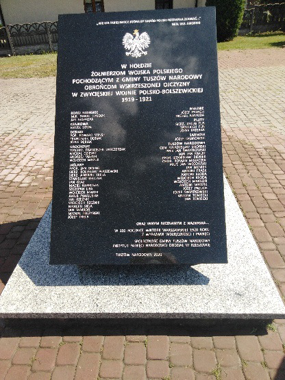 Tablica upamiętniająca mieszkańców Tuszowa Narodowego biorących udział w wojnie polsko-bolszewickiej
