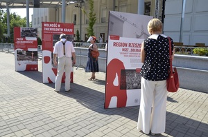 Otwarcie wystawy „Tu rodziła się Solidarność” w Stalowej Woli.