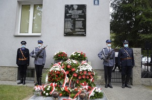 Uroczystość odsłonięcia tablicy upamiętniającej poległych funkcjonariuszy Policji Państwowej Ziemi Mieleckiej.