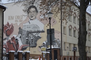Mural Ireny Sendlerowej w pobliżu pl. Ofiar Getta i Pomnika Głazu w Rzeszowie.