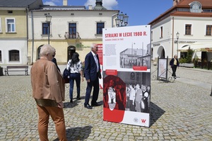 Prezentacja wystawy „Tu rodziła się »Solidarność«” w Krośnie