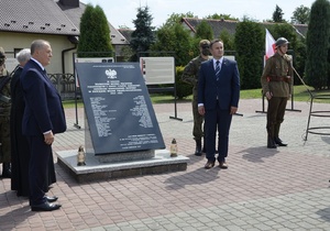 Odsłonięcia tablicy z nazwiskami 48 mieszkańcami gminy Tuszów Narodowy, którzy brali udział w wojnie polsko- bolszewickiej – 15 sierpnia 2020 r.