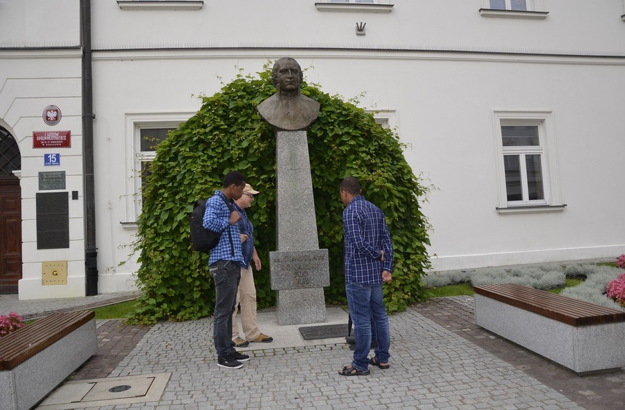 Bracia Kamilianie z Madagaskaru z wizytą w rzeszowskim IPN