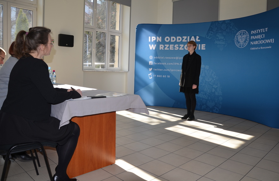 Regionalny półfinał VIII Ogólnopolskiego Konkursu Recytatorskiego „W kręgu poezji i prozy lagrowej więźniarek obozu KL Ravensbrück” – Rzeszów, 18 marca 2022. Fot. K. Gajda-Bator (IPN Rzeszów)