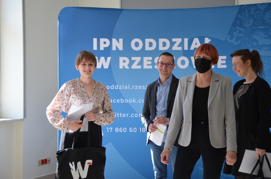 Regionalny półfinał VIII Ogólnopolskiego Konkursu Recytatorskiego „W kręgu poezji i prozy lagrowej więźniarek obozu KL Ravensbrück” – Rzeszów, 18 marca 2022. Fot. K. Gajda-Bator (IPN Rzeszów)