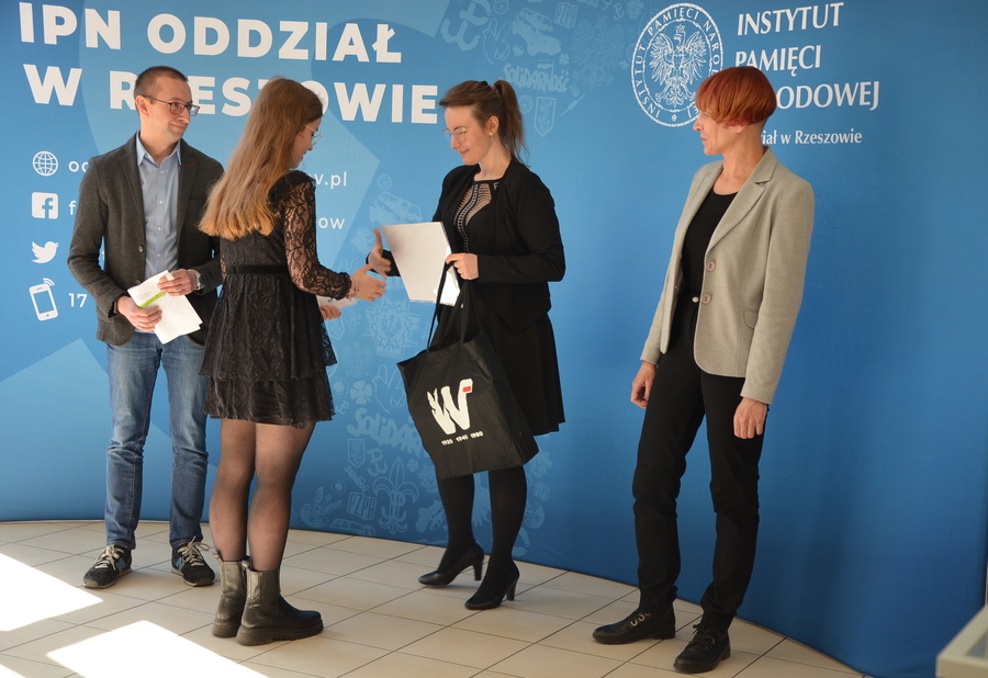 Regionalny półfinał VIII Ogólnopolskiego Konkursu Recytatorskiego „W kręgu poezji i prozy lagrowej więźniarek obozu KL Ravensbrück” – Rzeszów, 18 marca 2022. Fot. K. Gajda-Bator (IPN Rzeszów)