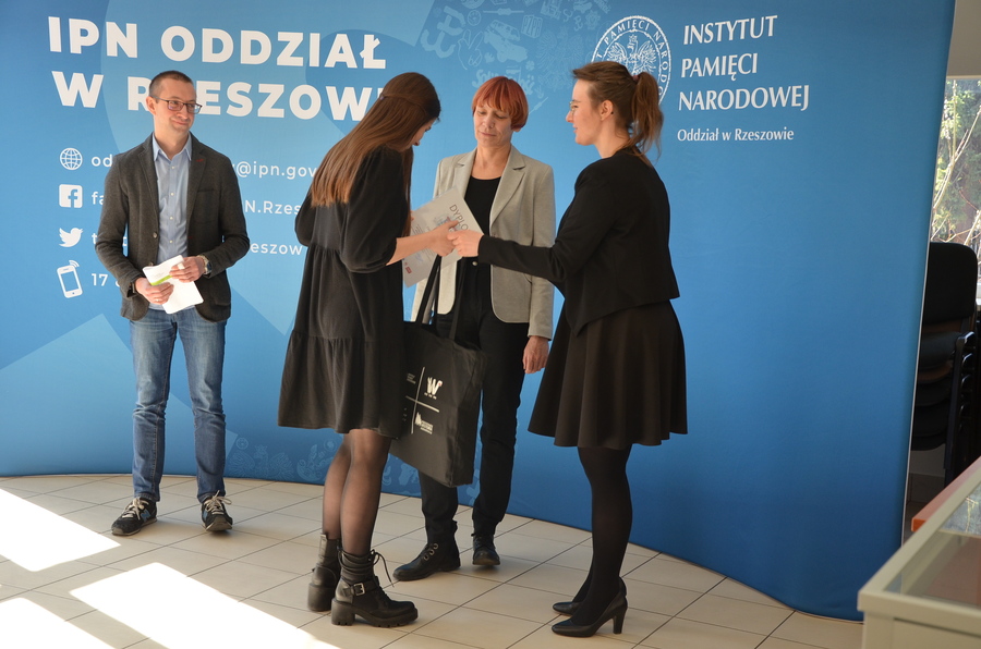 Regionalny półfinał VIII Ogólnopolskiego Konkursu Recytatorskiego „W kręgu poezji i prozy lagrowej więźniarek obozu KL Ravensbrück” – Rzeszów, 18 marca 2022. Fot. K. Gajda-Bator (IPN Rzeszów)