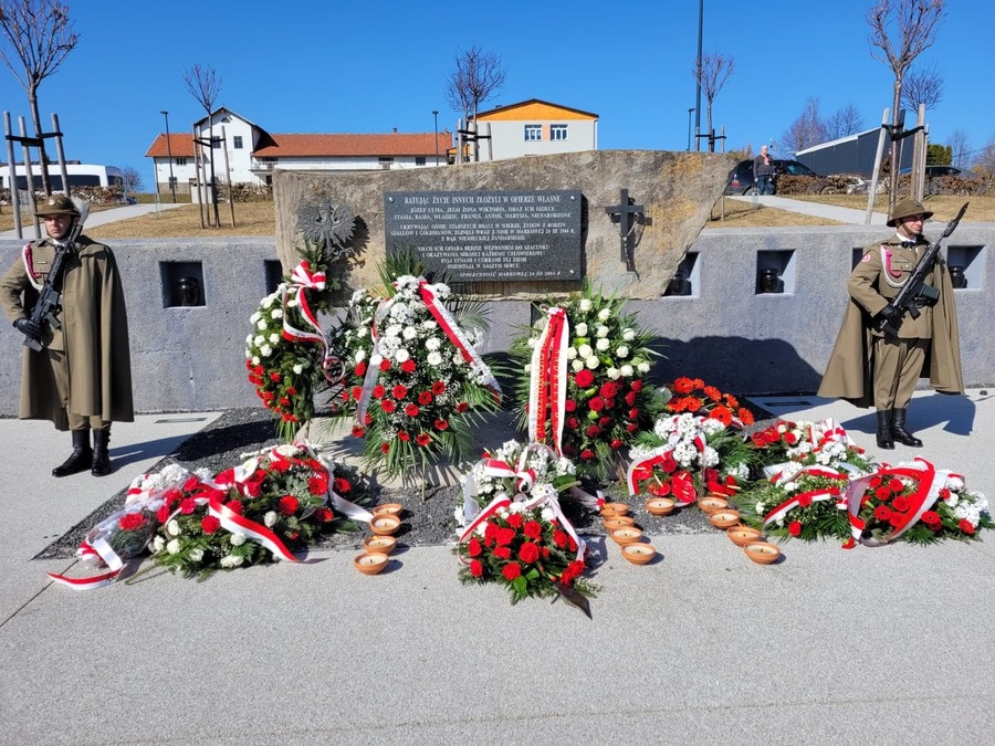 Obchody Narodowego Dnia Pamięci Polaków ratujących Żydów pod okupacją niemiecką w Markowej. Fot. Stanisław Stopyra IPN O/Rzeszów