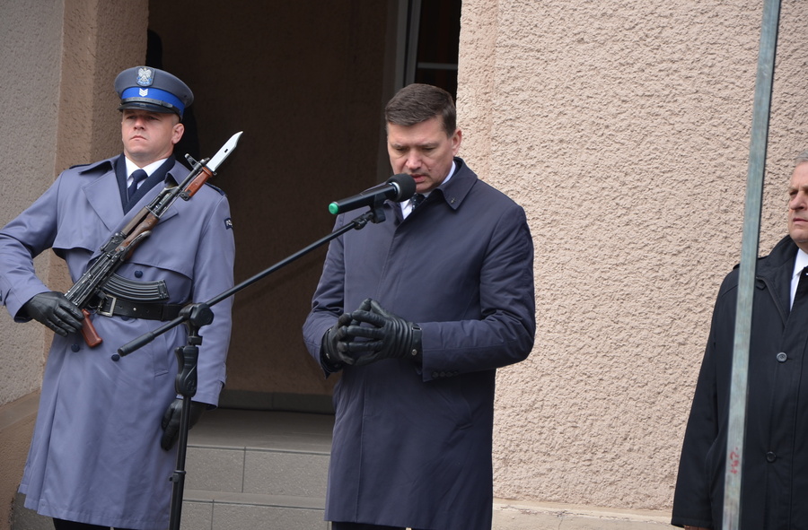 W hołdzie poległym policjantom - uroczystości przed KWP w Rzeszowie, 11 kwietnia 2022, Fot. K. Gajda-Bator IPN O/Rzeszów