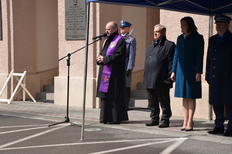 W hołdzie poległym policjantom - uroczystości przed KWP w Rzeszowie, 11 kwietnia 2022, Fot. K. Gajda-Bator IPN O/Rzeszów