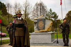 Odsłonięcie obelisku poświęconego pamięci Żołnierzy AK, NZW oraz Lokalnej Samoobronie – Huta  Brzuska, 6 maj 2022 r. Fot. 5 Batalion Strzelców Podhalańskich