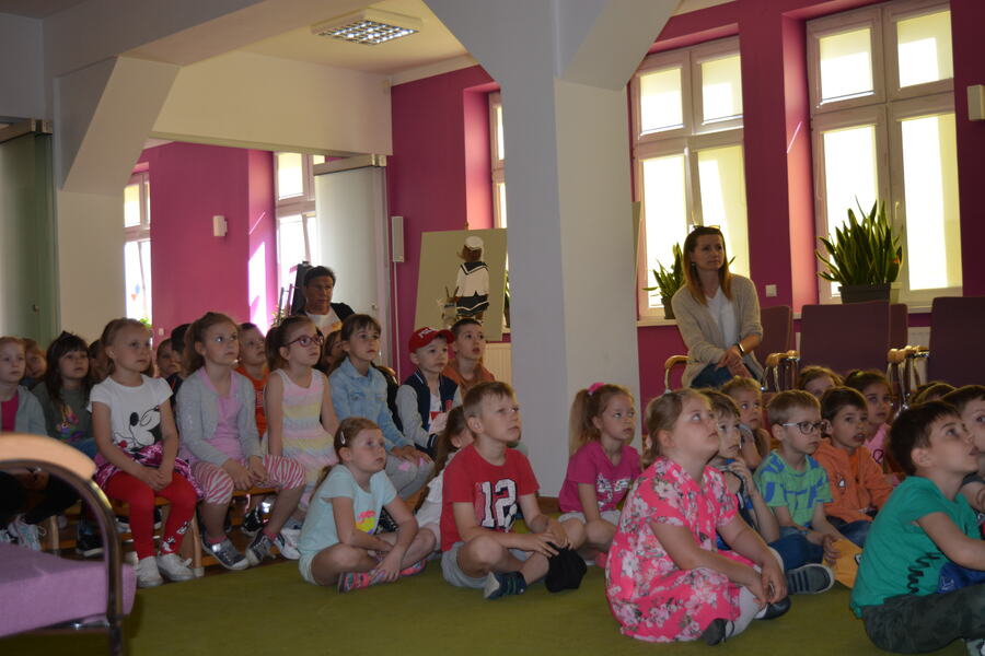 Miś Wojtek – przyjaciel i bohater, zajęcia edukacyjne dla dzieci i młodzieży – Dębica, 16 maja 2022. Fot. Monika Rojek-Kałek
