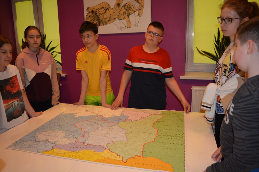 Miś Wojtek – przyjaciel i bohater, zajęcia edukacyjne dla dzieci i młodzieży – Dębica, 16 maja 2022. Fot. Monika Rojek-Kałek