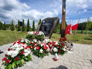 Odsłonięcie obelisku upamiętniającego więźniów obozów koncentracyjnych z Wacławic i Trójczyc, 14 czerwca 2022. Fot. Maria Rejman IPN O/Rzeszów