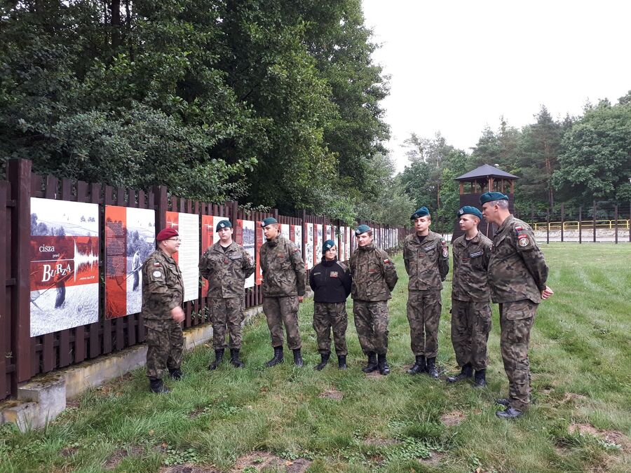 Zwiedzanie wystawy IPN „Cisza przed Burzą” –  Paszczyna, 31 lipca 2022. Fot. Jacek Magdoń IPN O/Rzeszów