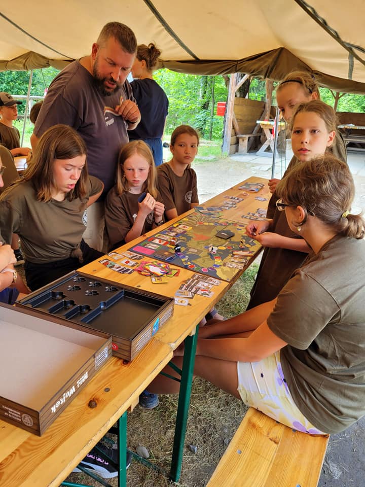 Wakacje z IPN – obóz w Bieszczadach nagrodą z udział w konkursie fotograficznym „Patroni naszych ulic” – Nasiczne, 2 sierpnia 2022. Fot. Stanisław Stopyra IPN O/Rzeszów