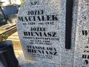 Mogiła Józefa Bieniasza na Starym Cmentarzu w Jarosławiu.