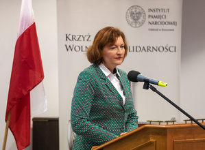 Wojewoda podkarpacki dr Ewa Leniart podczas uroczystość wręczenia Krzyży Wolności i Solidarności - Rzeszów, 23 września 2022 (fot. Igor Witowicz)