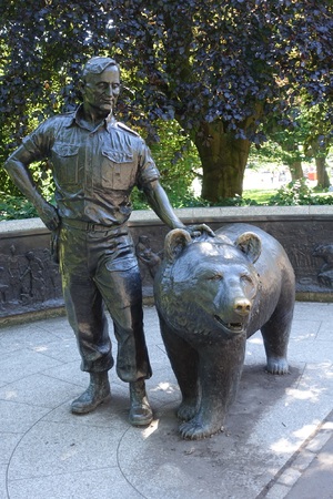 Pomnik Misia Wojtka w Edynburgu. Fot IPN O/Rzeszów