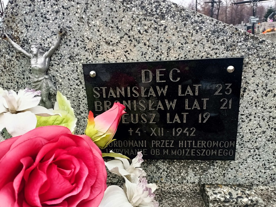 Grób braci Deców , cmentarz w Jaworniku Polskim. Fot. Marcin Bukała IPN Rzeszów.