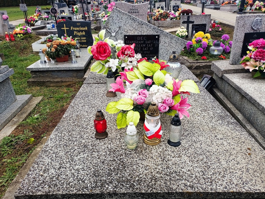 Grób braci Deców , cmentarz w Jaworniku Polskim. Fot. Marcin Bukała IPN Rzeszów.