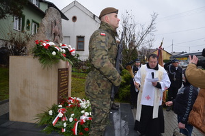 Odsłonięcie i poświęcenie pomnika upamiętniającego mieszkańców poległych i pomordowanych w czasie II wojny światowej – Góra Ropczycka, 7 grudnia 2022. Fot. Katarzyna Gajda-Bator (IPN)