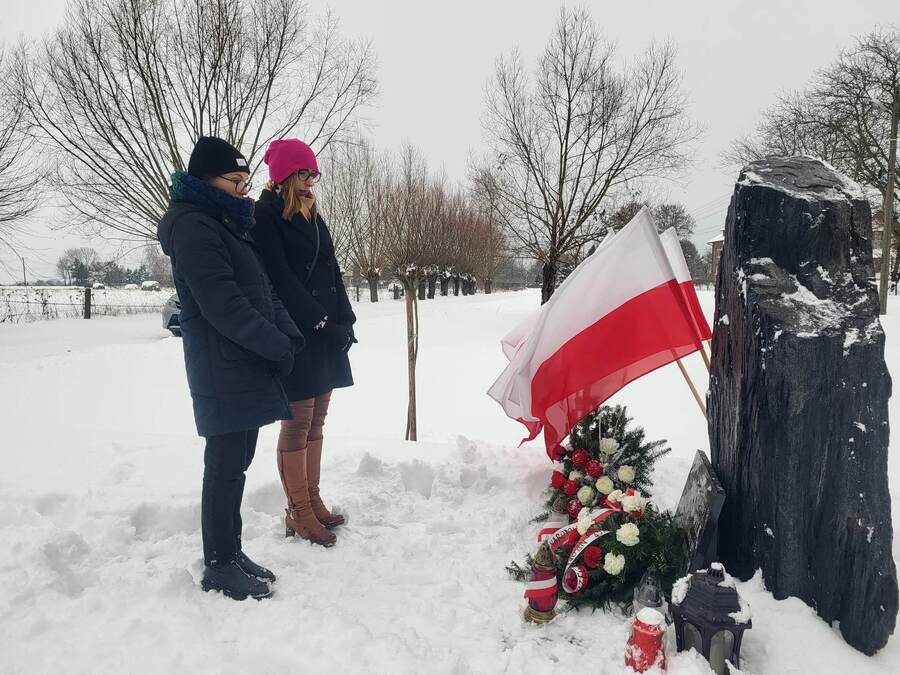 Dzierdziówka obelisk upamiętniający  śp. Zbigniewa Wilka, zamordowanego w Kopalni „Wujek” 16 grudnia 1981 r. Fot. Stanisław Stopyra IPN Rzeszów