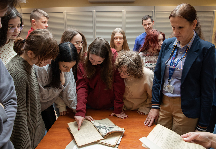 Lekcja archiwalna z udziałem uczniów Liceum Ogólnokształcącego im. Stefana Czarnieckiego w Nisku – Rzeszów, 17 lutego 2023. Fot. Igor Witowicz (IPN)