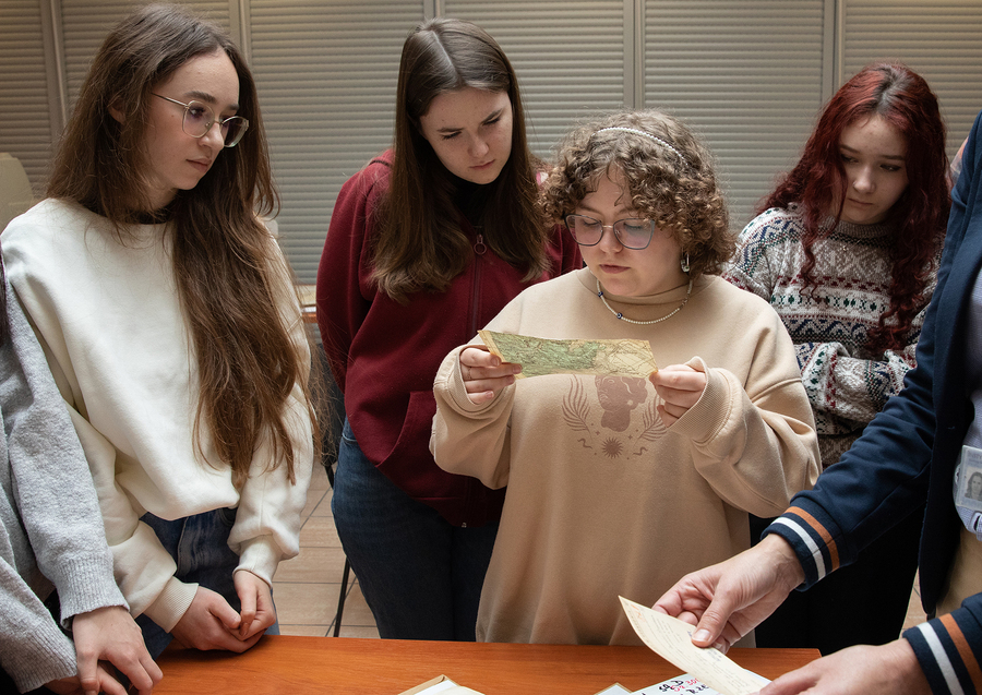 Lekcja archiwalna z udziałem uczniów Liceum Ogólnokształcącego im. Stefana Czarnieckiego w Nisku – Rzeszów, 17 lutego 2023. Fot. Igor Witowicz (IPN)