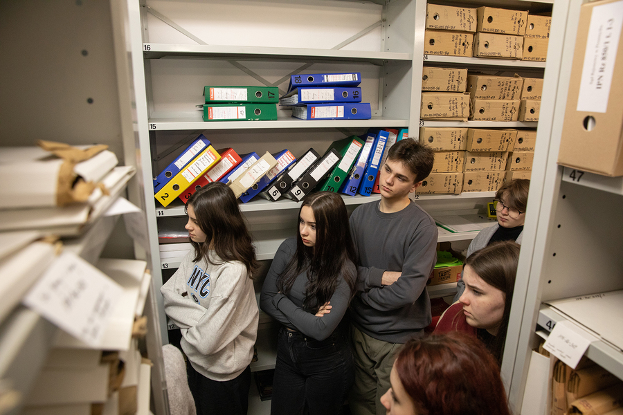 Lekcja archiwalna z udziałem uczniów Liceum Ogólnokształcącego im. Stefana Czarnieckiego w Nisku – Rzeszów, 17 lutego 2023. Fot. Igor Witowicz (IPN)