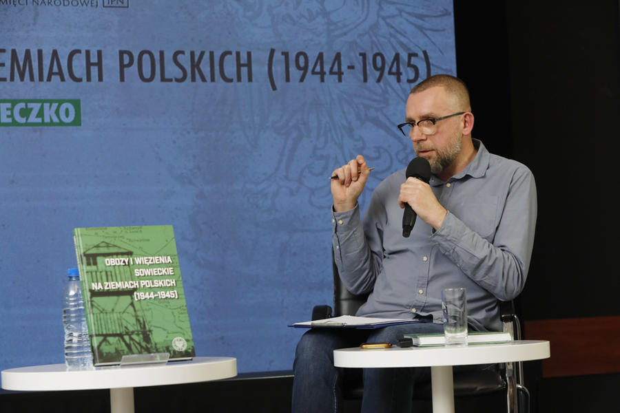 Spotkanie z cyklu „Książki pełne historii" odbyło się w Centralnym Przystanku Historia – Warszawa, 22 lutego 2023. Fot. Piotr Życiński (IPN)