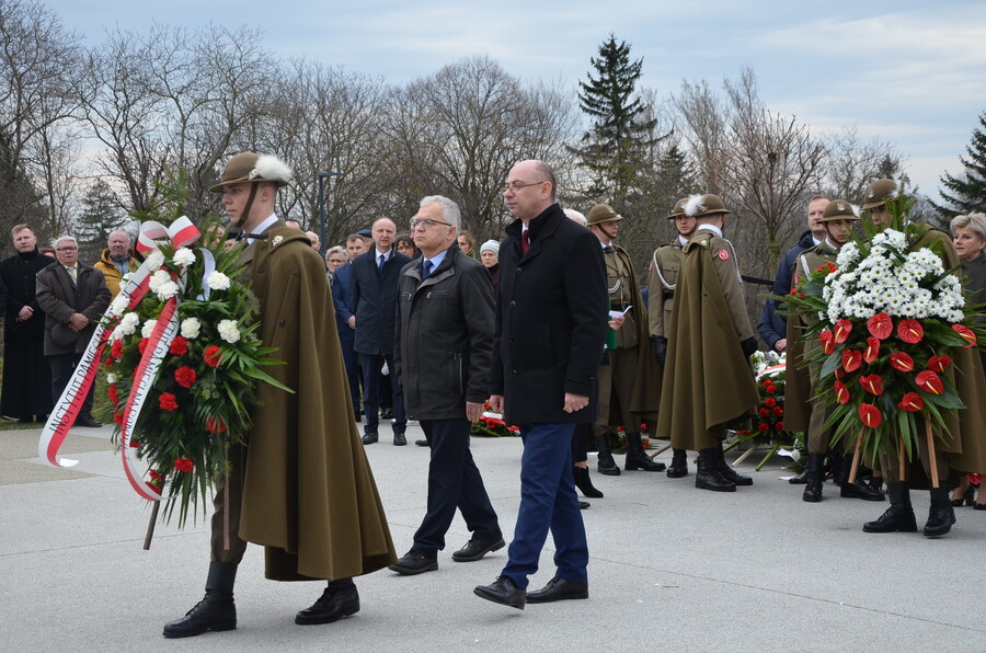 Dr Mateusz Szpytma, wiceprezes IPN i Dariusz Byszuk, naczelnik Oddziałowego Archiwum na obchodach Narodowego Dnia Pamięci Polaków ratujących Żydów pod okupacją niemiecką – Markowa, 24 marca 2023. Fot Katarzyna Gajda-Bator (IPN)