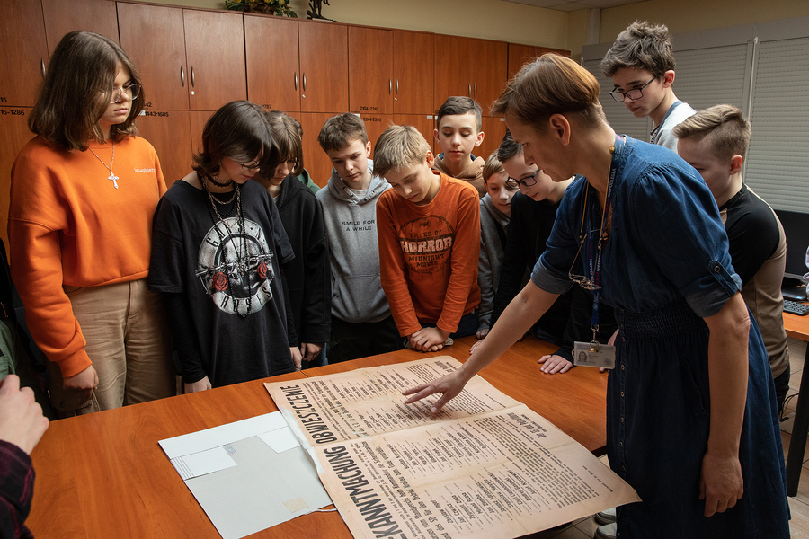 Lekcja archiwalna dla uczniów Szkoły Podstawowej Nr 11 im. generała Stanisława Maczka w Rzeszowie– Rzeszów, 21 kwietnia 2023. Fot. Igor Witowicz (IPN)