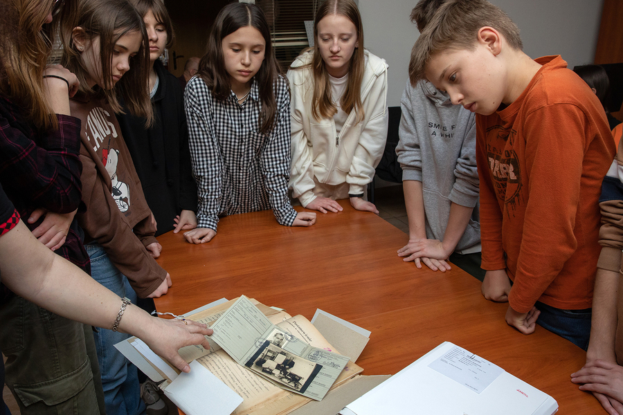 Lekcja archiwalna dla uczniów Szkoły Podstawowej Nr 11 im. generała Stanisława Maczka w Rzeszowie– Rzeszów, 21 kwietnia 2023. Fot. Igor Witowicz (IPN)