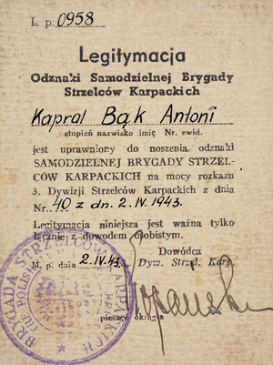 Zdjęcie 016. Legitymacja Odznaki Samodzielnej Brygady Strzelców Karpackich przyznanej kpr. Antoniemu Bąkowi 2 kwietnia 1943 r., z podpisem gen. Stanisława Kopańskiego.
