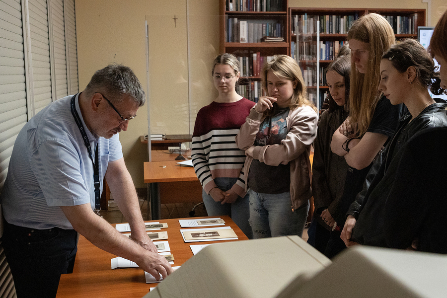Lekcja archiwalna dla studentów I roku Kultoroznawstwa Uniwersytetu Rzeszowskiego – Rzeszów, 15 czerwca 2023. Fot. Marcin Zarębski (IPN)
