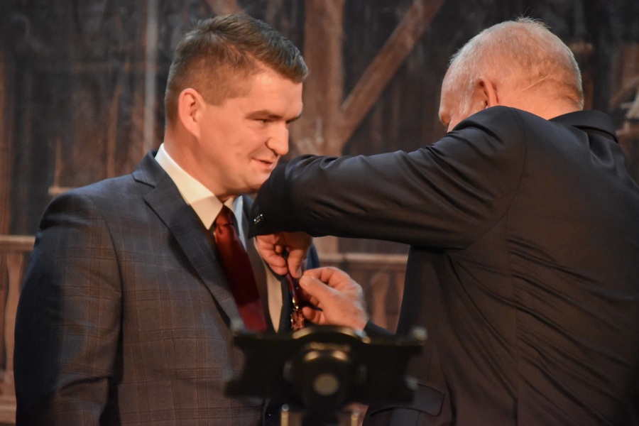 Wręczenie Srebrnego Krzyża Zasługi dla Michała Kalisza – Bobowa, 18 czerwca 2023. Fot. Centrum Kultury i Promocji Gminy Bobowa