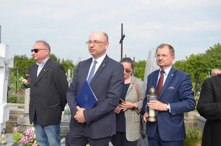 Przekazanie opieki nad byłym grobem wojennym Rodziny Ulmów z udziałem dr Mateusza Szpytmy – Markowa, 1 lipca 2023. Fot. Katarzyna Gajda-Bator (IPN)