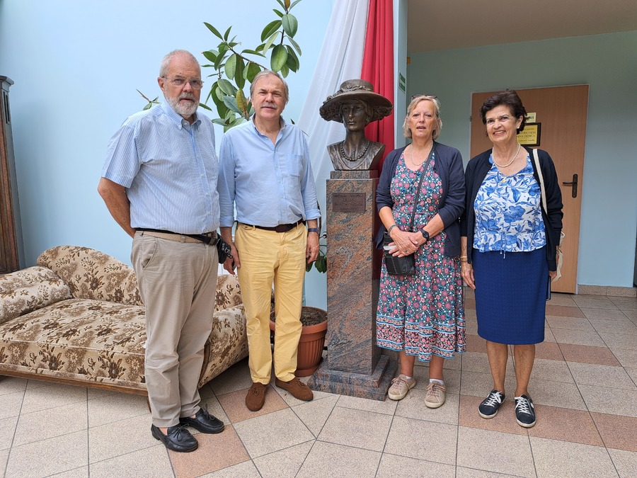 Śladami dziadka - prof. Henryka Dembińskiego „Juliusza” i ojca - prof. Ludwika Dembińskiego wędrował prof. Paweł H. Dembiński z rodziną. Fot. Natalia Chodór