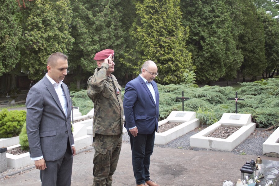 Śladami dziadka - prof. Henryka Dembińskiego „Juliusza” i ojca - prof. Ludwika Dembińskiego wędrował prof. Paweł H. Dembiński z rodziną. Fot. Natalia Chodór