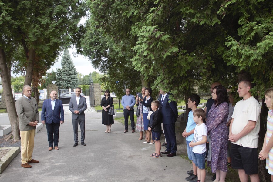 Śladami dziadka - prof. Henryka Dembińskiego „Juliusza” i ojca - prof. Ludwika Dembińskiego wędrował prof. Paweł H. Dembiński z rodziną. Fot. Natalia Chodór