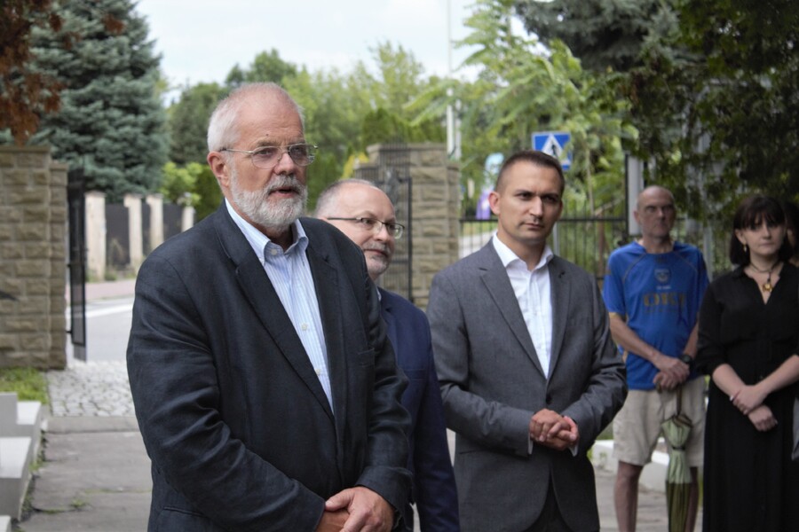 Śladami dziadka - prof. Henryka Dembińskiego „Juliusza” i ojca - prof. Ludwika Dembińskiego wędrował prof. Paweł H. Dembiński z rodziną. Fot. Natalia Chodór